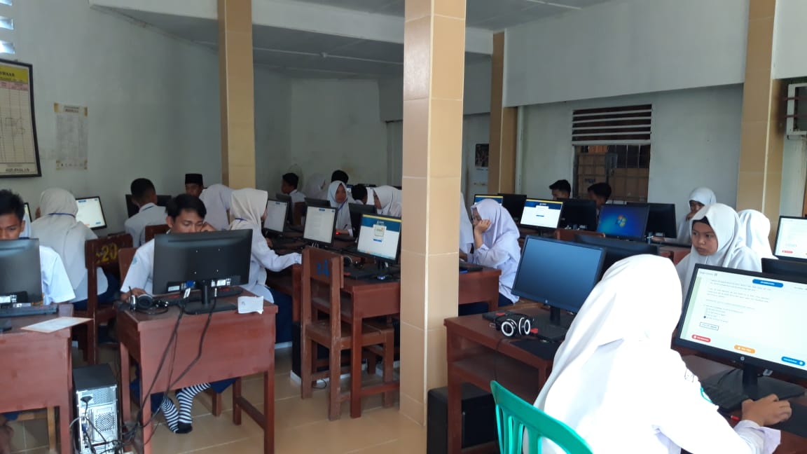 Kerjasama Yayasan Darul Maarif dengan SMP Perti Padang Dalam Mensukseskan Ujian Berbasis Komputer